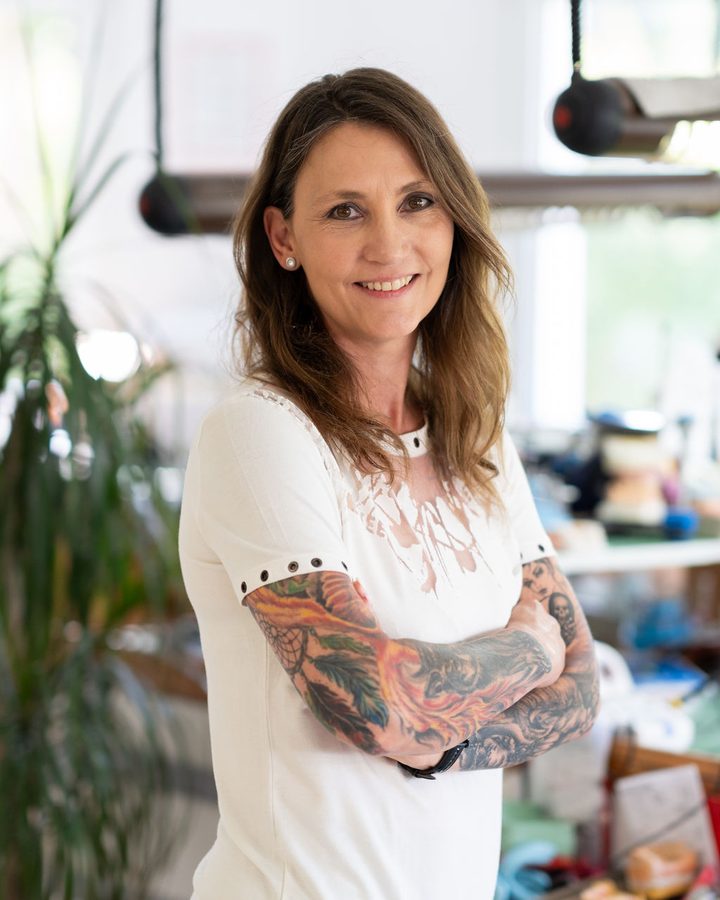 Dominique Loriaux, Abrechnung, Terminplanung und Logistik, im Labor