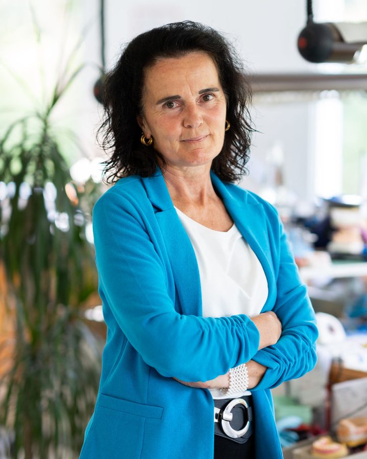 Karin Ohngemach, Abrechnung, Terminplanung und Logistik, im Labor